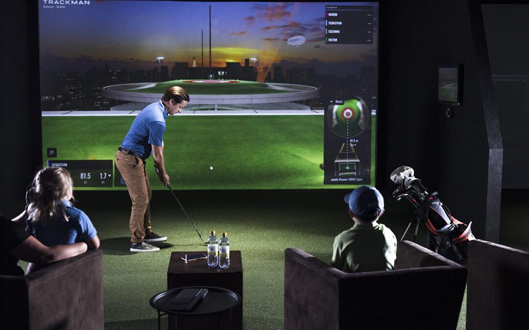 Advantages of Using an Indoor Golf Simulator: Enhancing Your Game Anytime, Anywhere